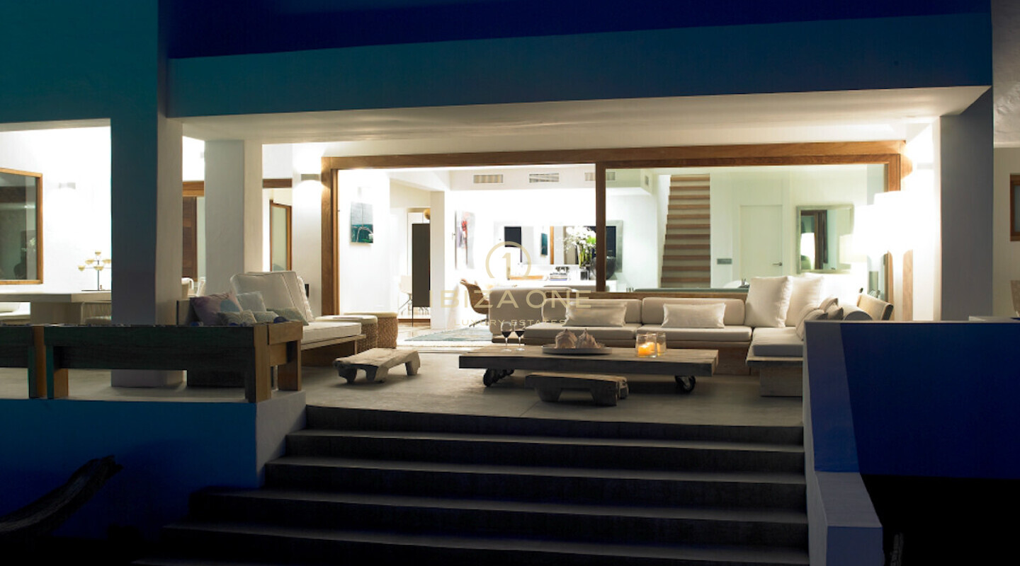 Luxuriöse Villa im modernen Design mit atemberaubendem Panoramablick auf das Meer zu verkaufen, Ibiza - Luxuriöse Villa im modernen Design mit atemberaubendem Panoramablick auf das Meer zu vermieten, Ibiza