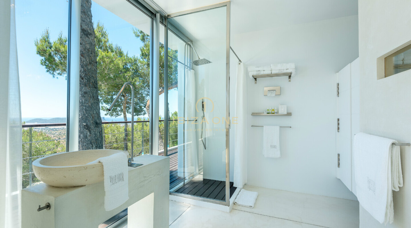 Spectacular luxury villa with 8 bedrooms for rent, Ibiza