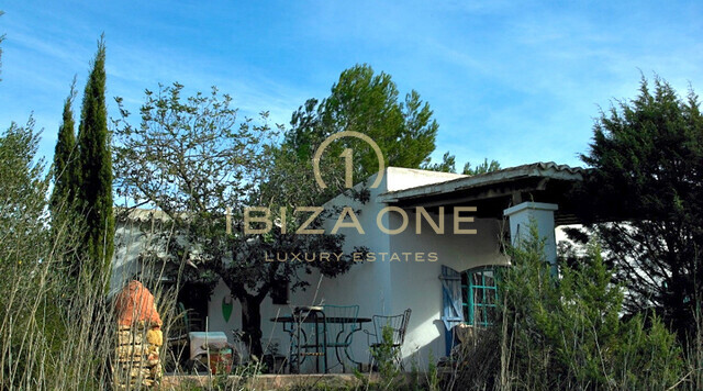Luxe, ruim perceel met 2 originele finca's / villa's te koop, Ibiza - Luxe, ruim perceel met 2 originele finca's / villa's te huur, Ibiza