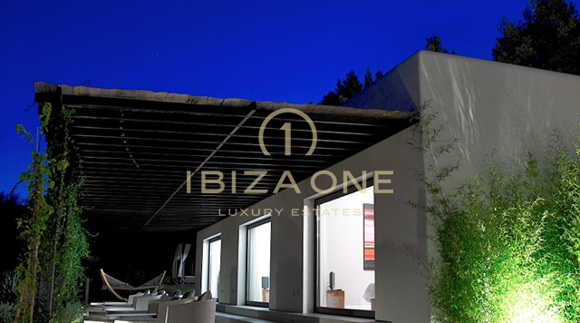 Luxuriöse, einzigartige Blakstad Finca / Villa auf 250.000m2 Grundstück mit schöner Aussicht + Gästehaus zu verkaufen, Ibiza - Luxuriöse, einzigartige Blakstad Finca / Villa auf 250.000m2 Grundstück mit schöner Aussicht + Gästehaus zu vermieten, Ibiza