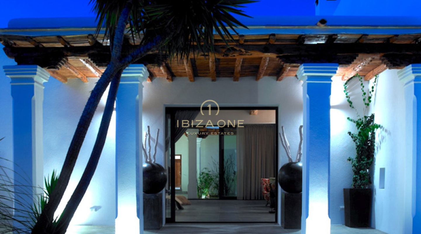 Luxury, unique Blakstad Finca / villa on 250.000m2 plot with beautiful views + guesthouse for sale, Ibiza - Luxury, unique Blakstad Finca / villa on 250.000m2 plot with beautiful views + guesthouse for rent, Ibiza