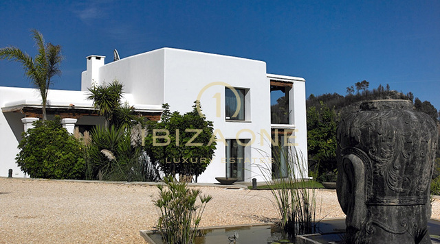 Luxuriöse, einzigartige Blakstad Finca / Villa auf 250.000m2 Grundstück mit schöner Aussicht + Gästehaus zu verkaufen, Ibiza - Luxuriöse, einzigartige Blakstad Finca / Villa auf 250.000m2 Grundstück mit schöner Aussicht + Gästehaus zu vermieten, Ibiza