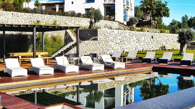 Luxuriöse, einzigartige Blakstad Finca / Villa auf 250.000m2 Grundstück mit schöner Aussicht + Gästehaus zu verkaufen, Ibiza - Luxuriöse, einzigartige Blakstad Finca / Villa auf 250.000m2 Grundstück mit schöner Aussicht + Gästehaus zu vermieten, Ibiza