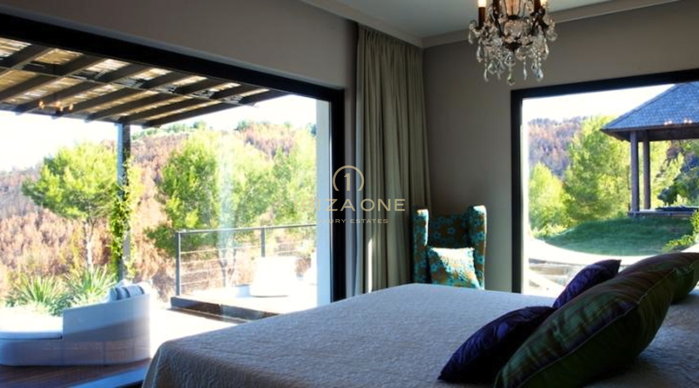 Villa de luxe et unique à Blakstad, Finca / villa sur un terrain de 250 000 m2 avec de belles vues + maison d'hôtes à vendre, Ibiza - Villa de luxe et unique à Blakstad, Finca / villa sur un terrain de 250 000 m2 avec de belles vues + maison d'hôtes à louer, Ibiza
