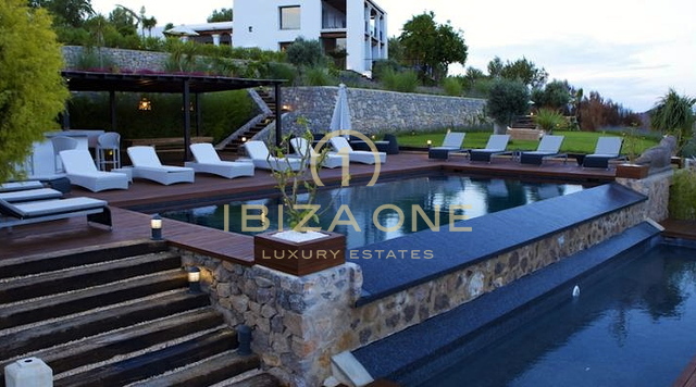 Luxury, unique Blakstad Finca / villa on 250.000m2 plot with beautiful views + guesthouse for sale, Ibiza - Luxury, unique Blakstad Finca / villa on 250.000m2 plot with beautiful views + guesthouse for rent, Ibiza