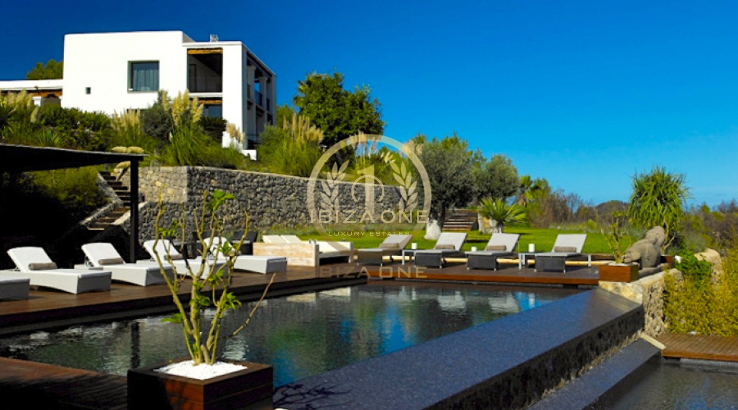 Luxury, unique Blakstad Finca / villa on 250.000m2 plot with beautiful views + guesthouse for sale, Ibiza - Luxury, unique Blakstad Finca / villa on 250.000m2 plot with beautiful views + guesthouse for rent, Ibiza