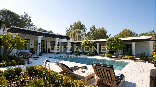 Luxe, prachtig landhuis in Blakstad op uitstekende locatie te koop, Ibiza - Luxe, prachtig landhuis in Blakstad op uitstekende locatie te huur, Ibiza