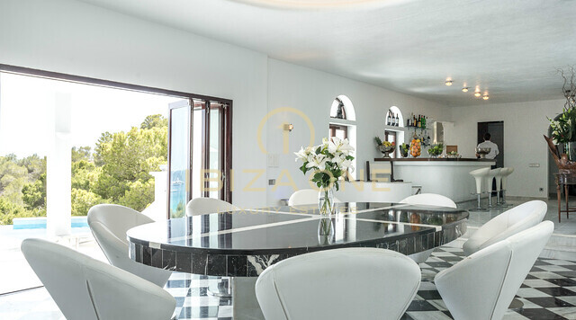 Magnifique villa de luxe en bord de mer à louer à Cala Jondal, Ibiza
