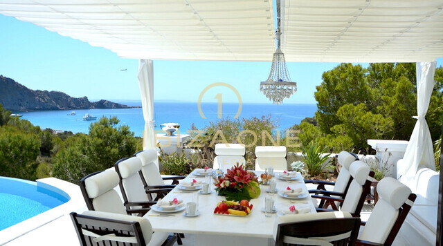 Magnifique villa de luxe en bord de mer à louer à Cala Jondal, Ibiza