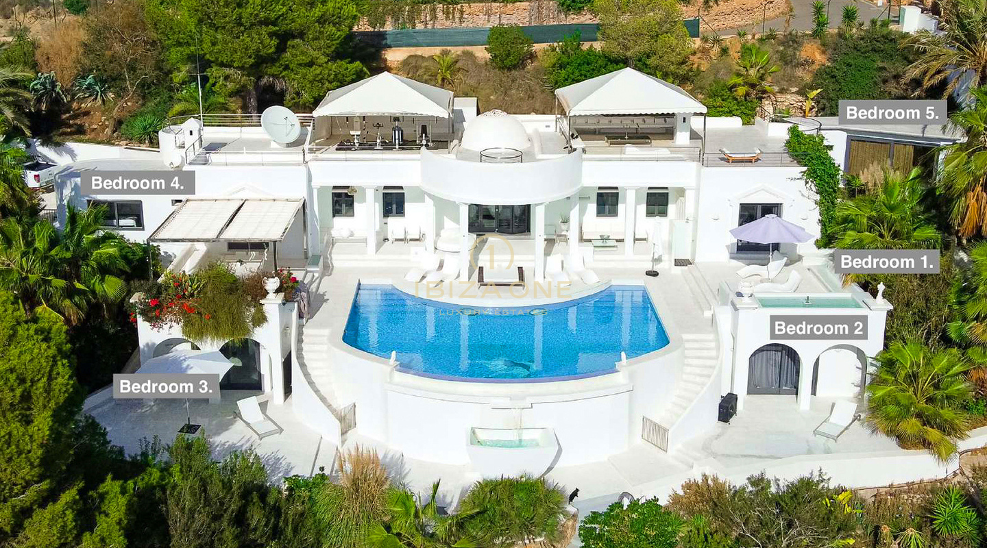 Magnifica villa di lusso fronte mare in affitto a Cala Jondal, Ibiza