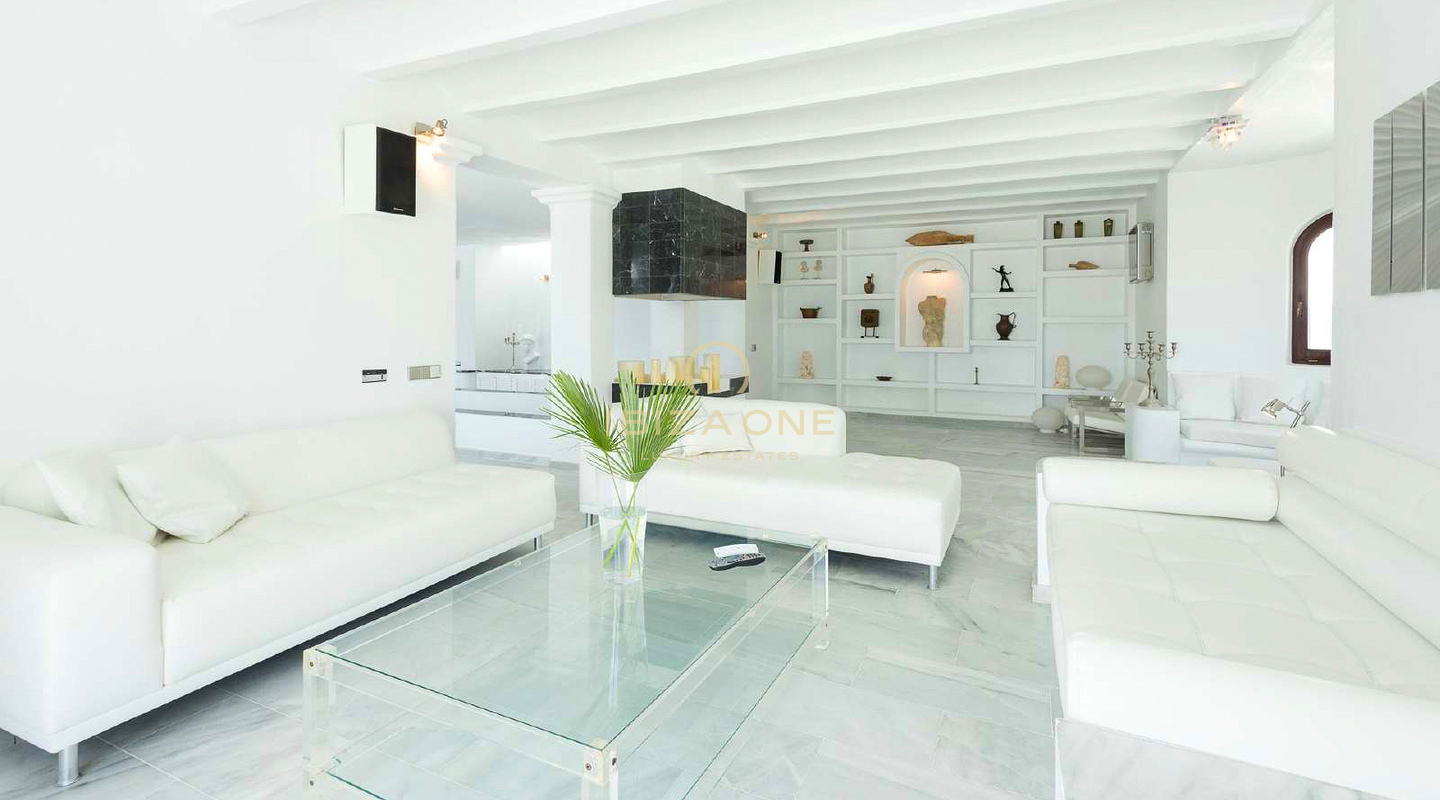 Prachtige luxe villa aan het strand te huur in Cala Jondal, Ibiza