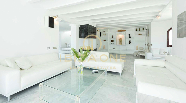 Wunderschöne Luxusvilla am Strand zu vermieten in Cala Jondal, Ibiza