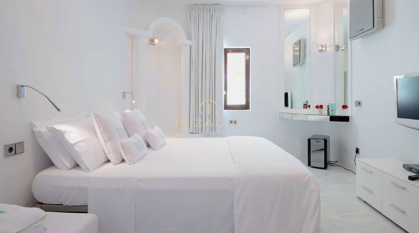 Magnificent luxury beachfront villa for rent in Cala Jondal, Ibiza
