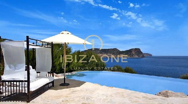 Superbe propriété / villa de luxe en première ligne à vendre, Ibiza - Superbe propriété / villa de luxe en première ligne à louer, Ibiza