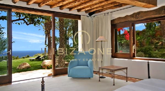 Superbe propriété / villa de luxe en première ligne à vendre, Ibiza - Superbe propriété / villa de luxe en première ligne à louer, Ibiza