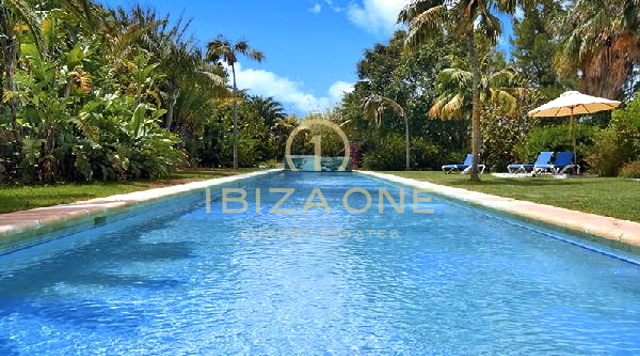 Superbe propriété / villa de luxe en première ligne à vendre, Ibiza - Superbe propriété / villa de luxe en première ligne à louer, Ibiza