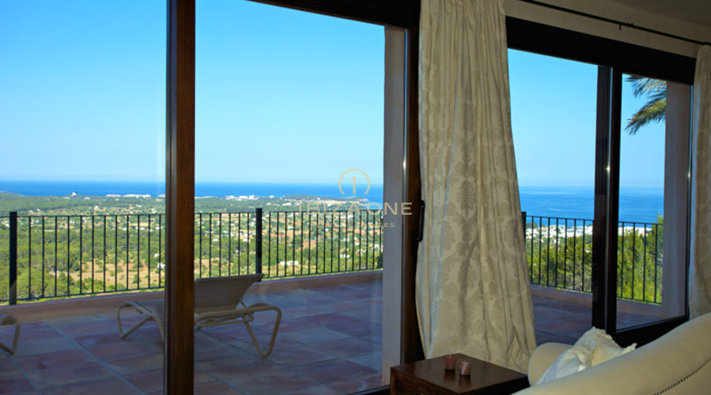 Prachtige finca met grote tuin, apart gastenverblijf te huur, Ibiza