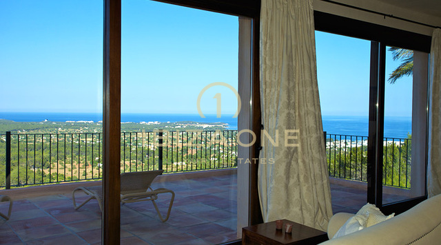 Beautiful luxury villa with large gardens, separate guest house for rent, Ibiza