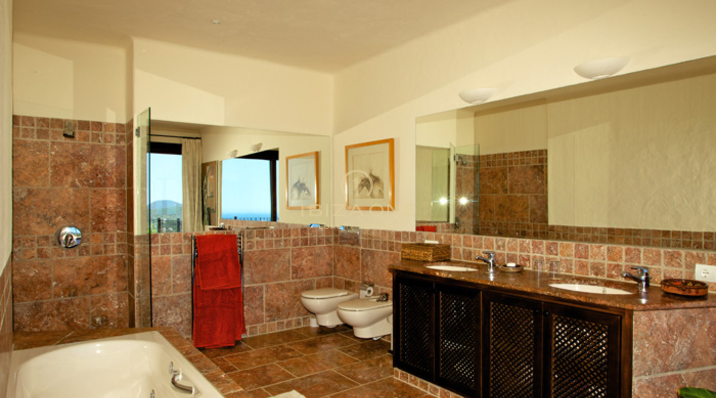Beautiful luxury villa with large gardens, separate guest house for rent, Ibiza