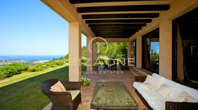 Preciosa finca con amplios jardines, casa de invitados independiente en alquiler, Ibiza