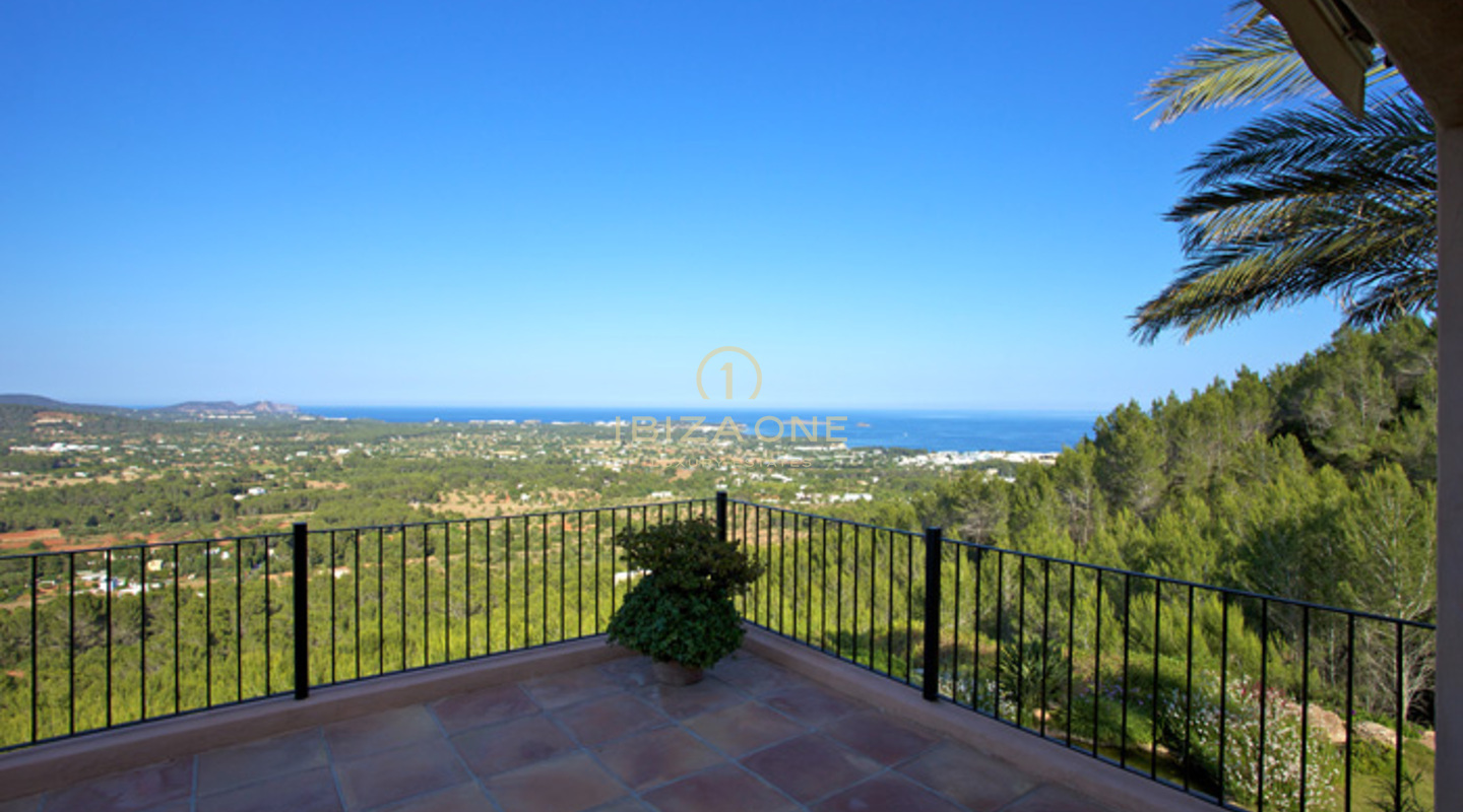 Prachtige finca met grote tuin, apart gastenverblijf te huur, Ibiza