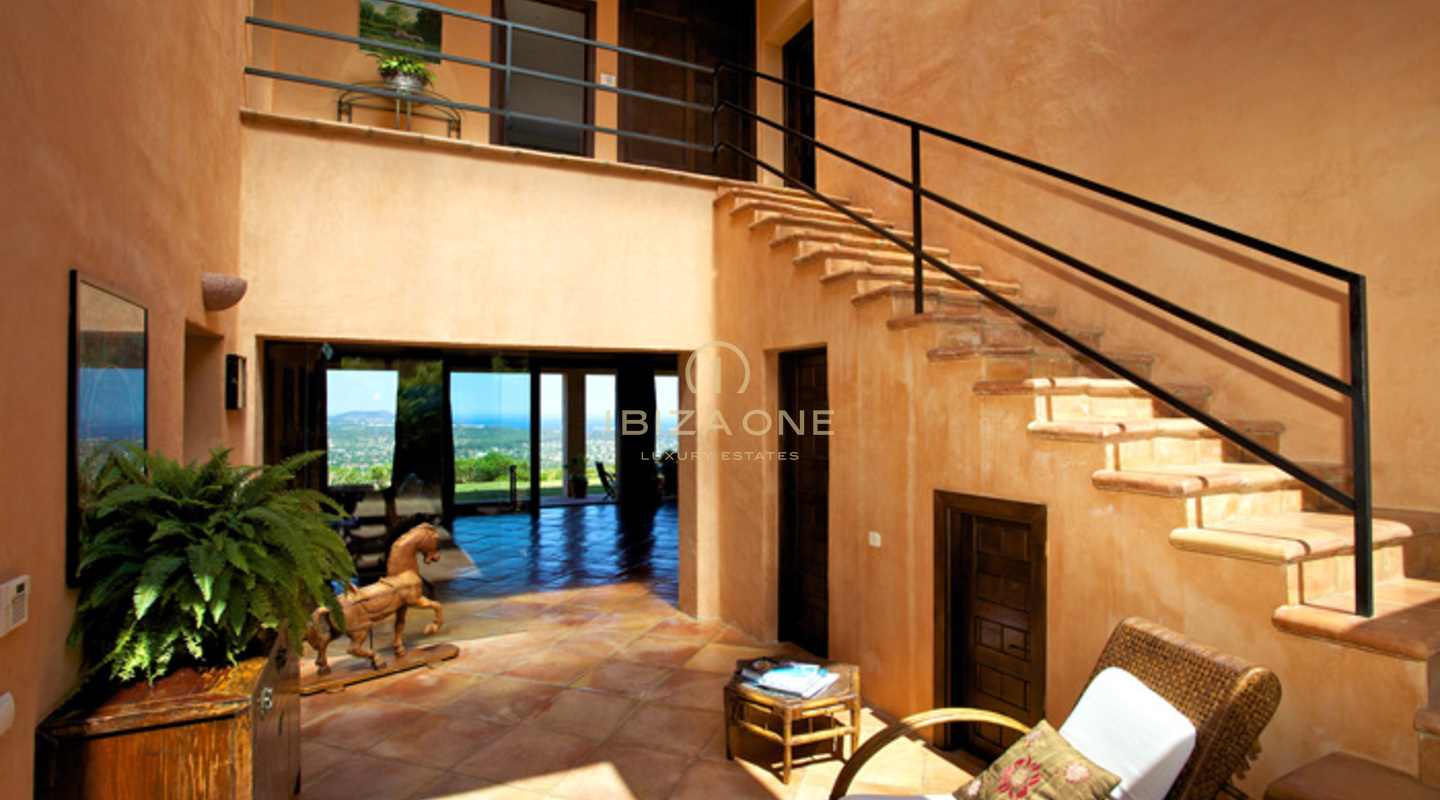 Beautiful luxury villa with large gardens, separate guest house for rent, Ibiza