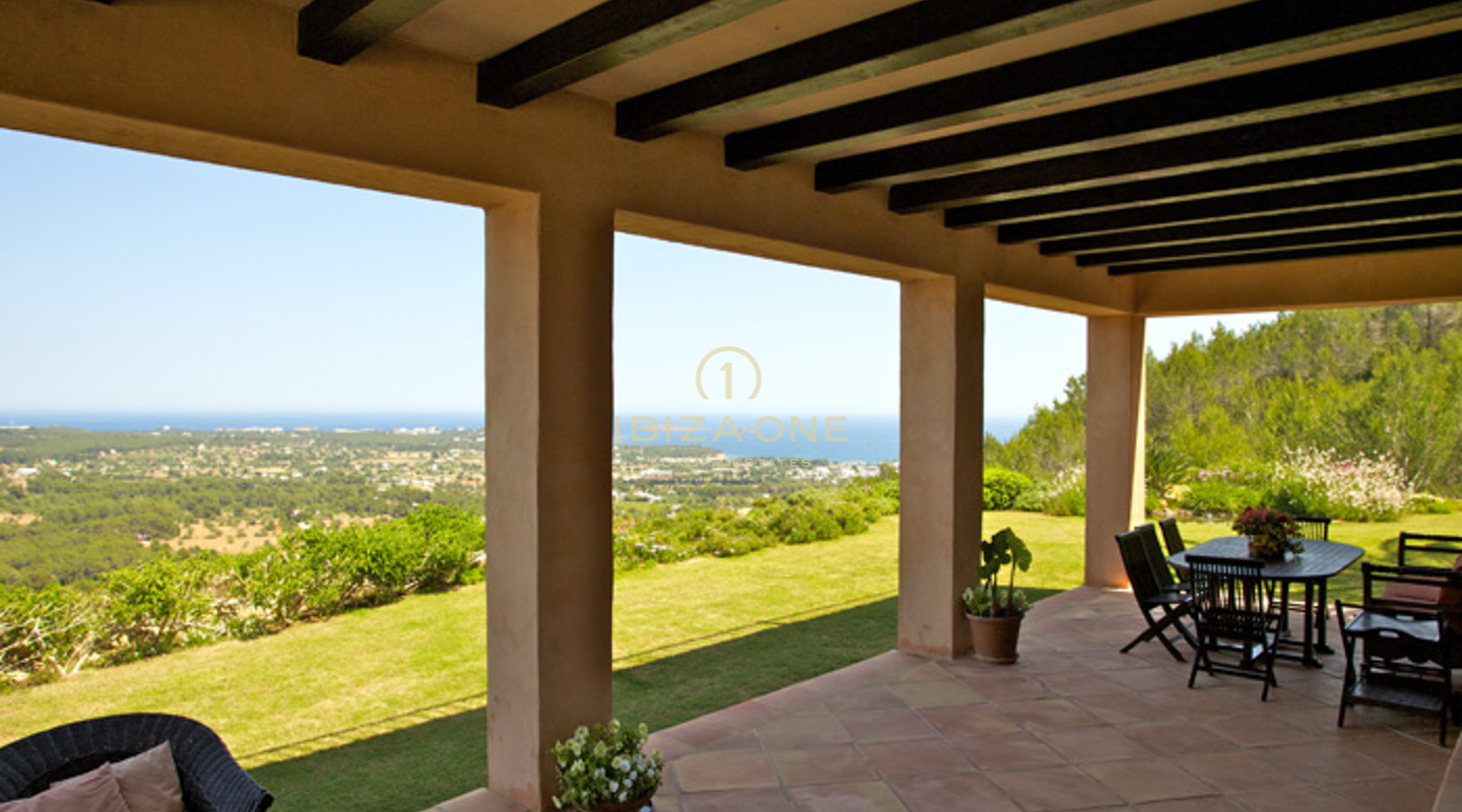 Prachtige finca met grote tuin, apart gastenverblijf te huur, Ibiza