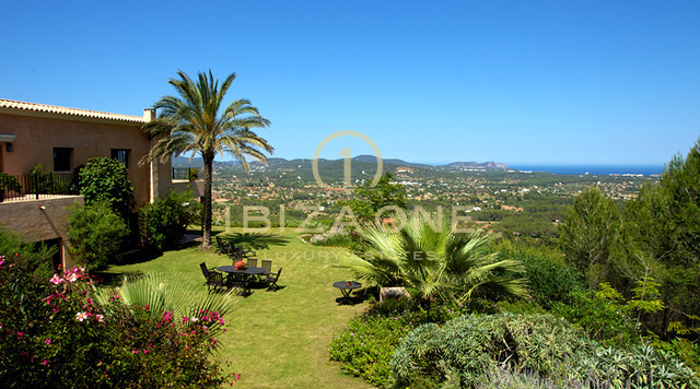 Bellissima finca con ampi giardini, dependance separata in affitto, Ibiza