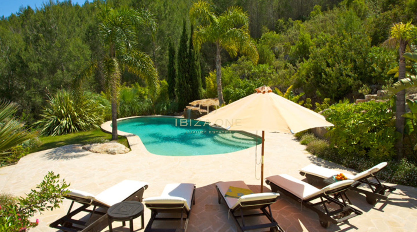 Bellissima finca con ampi giardini, dependance separata in affitto, Ibiza