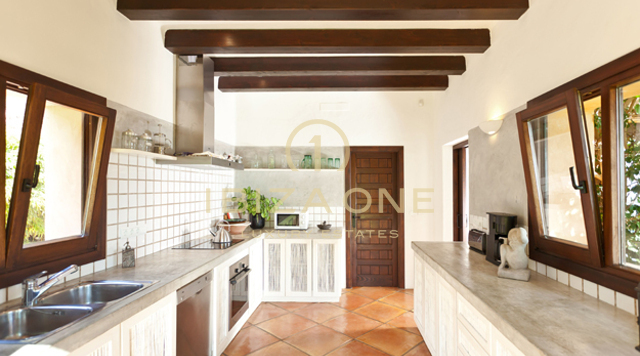 Beautiful luxury villa with large gardens, separate guest house for rent, Ibiza