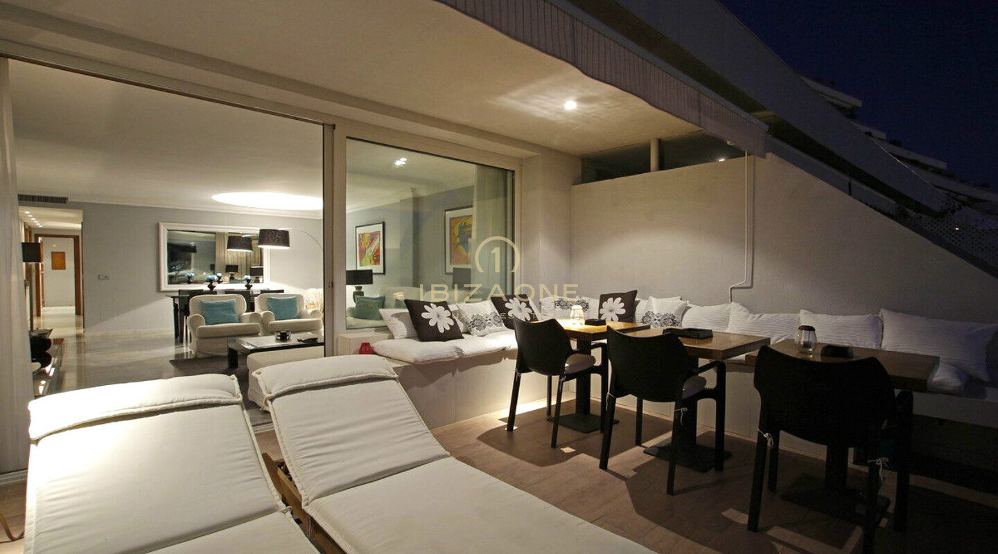 Luxury and Exclusive apartment for sale at Marina Botafoch overlooking the sea and Dalt Vila, Ibiza - Luxury and Exclusive apartment for rent at Marina Botafoch overlooking the sea and Dalt Vila, Ibiza