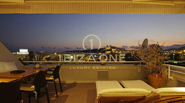 Luxuriöses und exklusives Apartment zum Verkauf in Marina Botafoch mit Blick auf das Meer und Dalt Vila, Ibiza - Luxuriöses und exklusives Apartment zur Miete in Marina Botafoch mit Blick auf das Meer und Dalt Vila, Ibiza