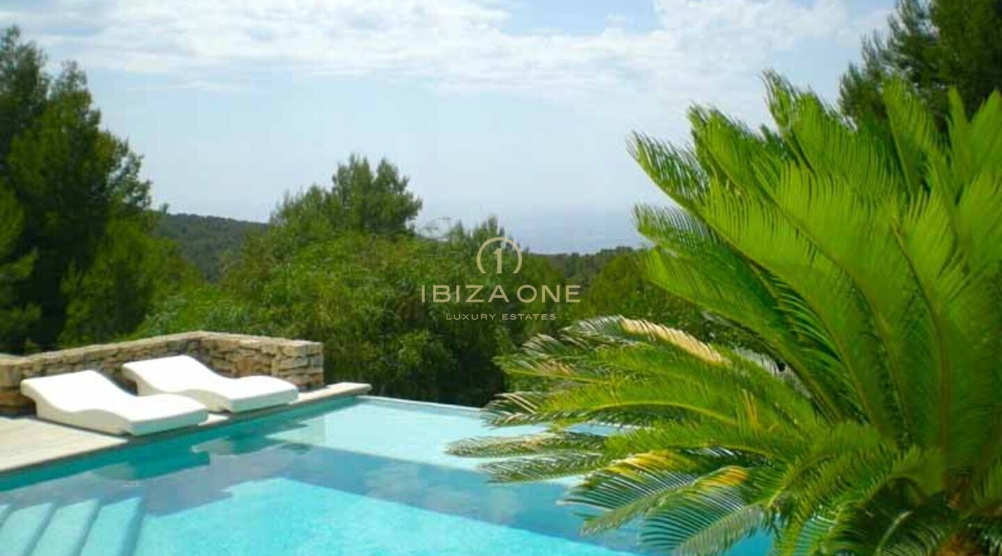 Moderne villa met prachtige tuin en zeezicht te huur, Ibiza