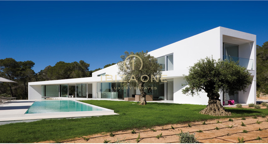 attribuut Koningin Albany Luxe minimalistisch design villa te koop en huur - ontworpen door een  bekende architect - Cala Salada - Ibiza One luxe onroerend goed - makelaar  - Luxe - villas - verkoop -