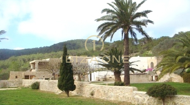 Luxe en prachtige originele Ibiza finca / villa uit de 8e eeuw te koop, Ibiza - Luxe en prachtige originele Ibiza finca / villa uit de 8e eeuw te huur, Ibiza