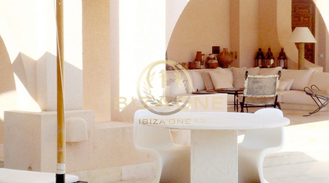 Luxe en exclusieve villa aan zee met directe toegang tot de zee - eerste lijn aan zee - waterkant te koop, Ibiza - Luxe en exclusieve villa aan zee met directe toegang tot de zee - eerste lijn aan zee - waterkant te huur, Ibiza