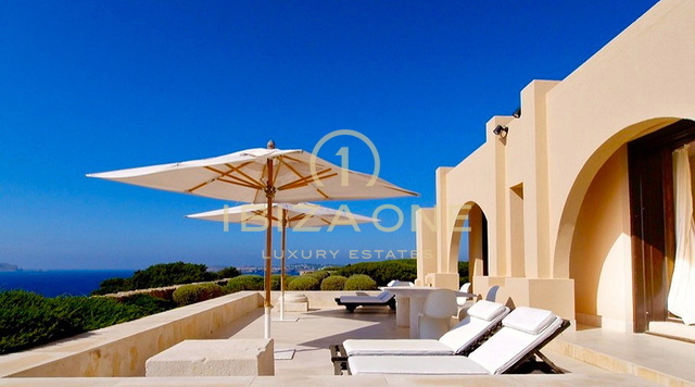 Villa de luxe et exclusive en première ligne de mer avec accès direct à la mer - première ligne de mer - front de mer à vendre, Ibiza - Villa de luxe et exclusive en première ligne de mer avec accès direct à la mer - première ligne de mer - front de mer à louer, Ibiza