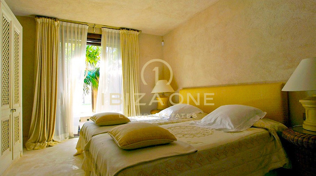 Villa de luxe et exclusive en première ligne de mer avec accès direct à la mer - première ligne de mer - front de mer à vendre, Ibiza - Villa de luxe et exclusive en première ligne de mer avec accès direct à la mer - première ligne de mer - front de mer à louer, Ibiza