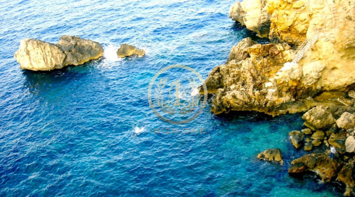 Villa de luxe et exclusive en première ligne de mer avec accès direct à la mer - première ligne de mer - front de mer à vendre, Ibiza - Villa de luxe et exclusive en première ligne de mer avec accès direct à la mer - première ligne de mer - front de mer à louer, Ibiza