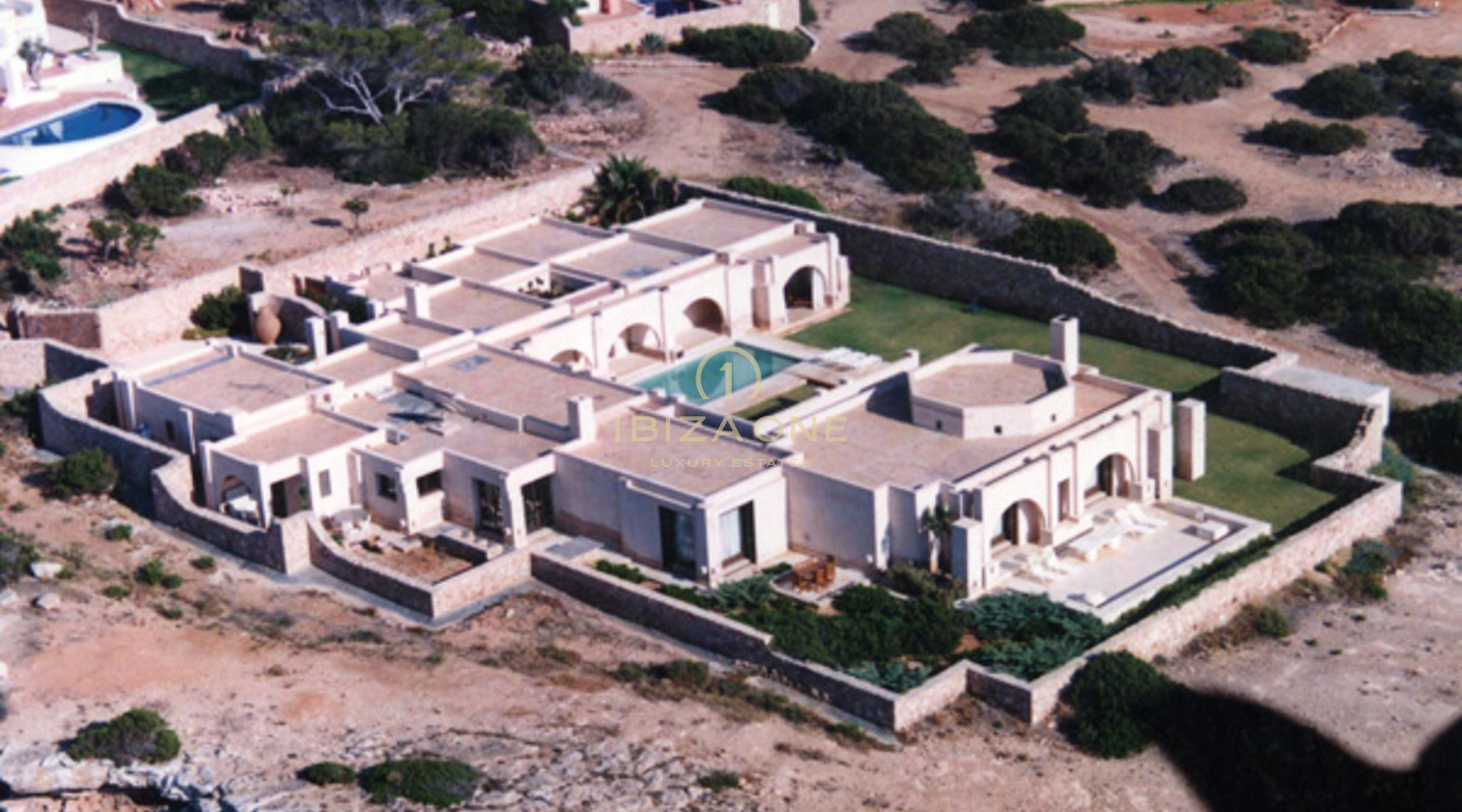 Villa de luxe et exclusive en première ligne de mer avec accès direct à la mer - première ligne de mer - front de mer à vendre, Ibiza - Villa de luxe et exclusive en première ligne de mer avec accès direct à la mer - première ligne de mer - front de mer à louer, Ibiza
