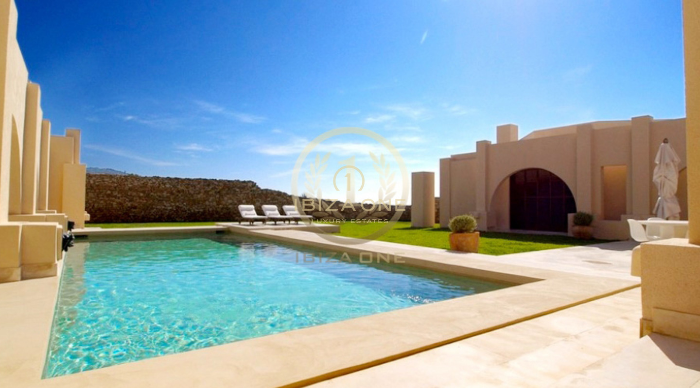 Luxury and Exclusive sea frontline Villa with direct sea access - first line sea - waterfront for sale, Ibiza - Luxury and Exclusive sea frontline Villa with direct sea access - first line sea - waterfront for rent, Ibiza