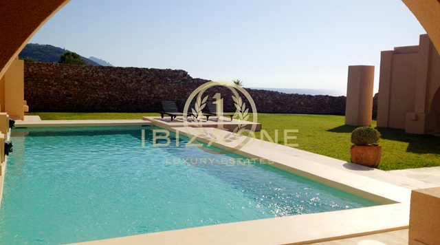 Luxury and Exclusive sea frontline Villa with direct sea access - first line sea - waterfront for sale, Ibiza - Luxury and Exclusive sea frontline Villa with direct sea access - first line sea - waterfront for rent, Ibiza