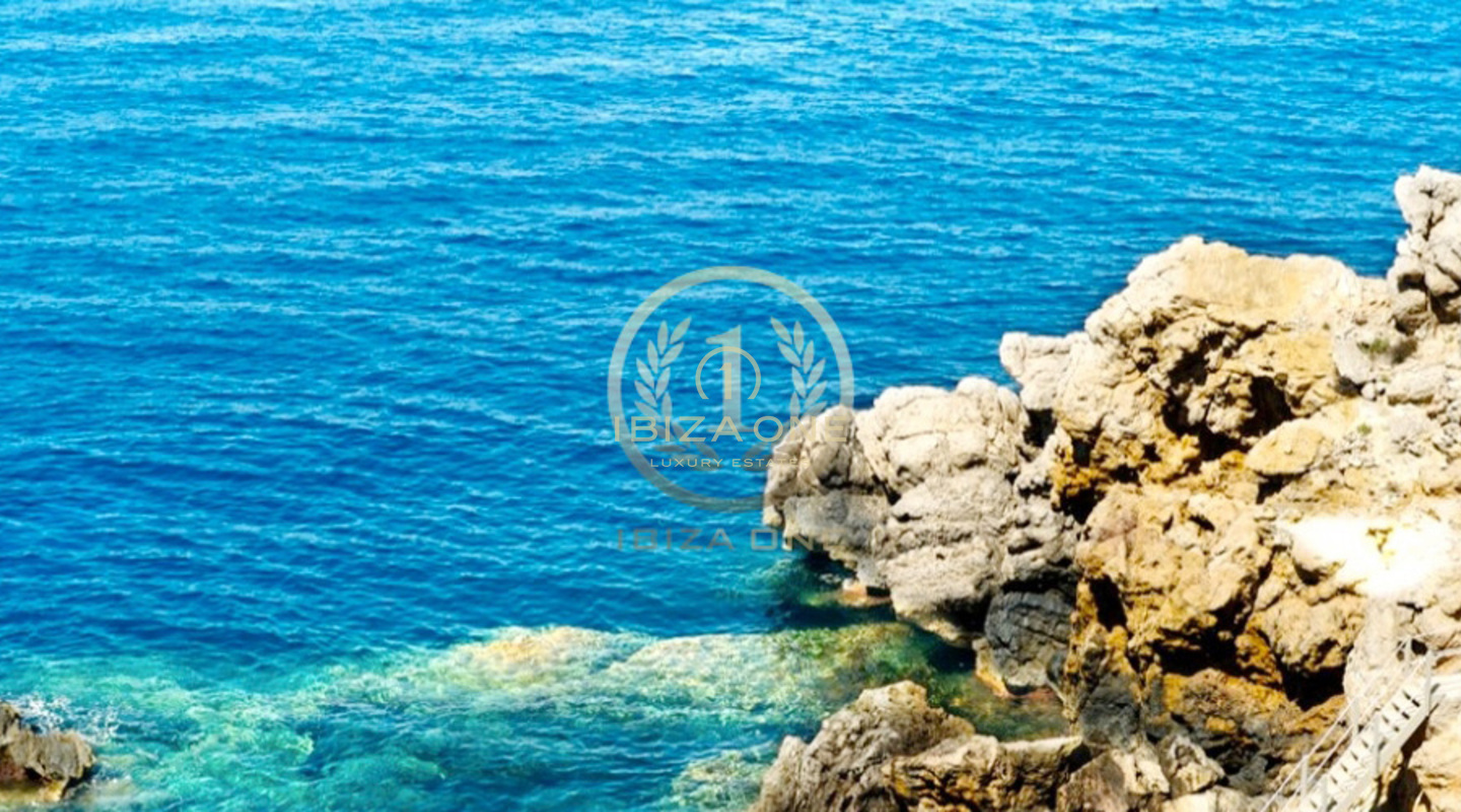 Villa de luxe et exclusive en première ligne de mer avec accès direct à la mer - première ligne de mer - front de mer à vendre, Ibiza - Villa de luxe et exclusive en première ligne de mer avec accès direct à la mer - première ligne de mer - front de mer à louer, Ibiza