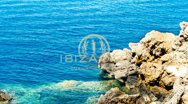 Villa de luxe et exclusive en première ligne de mer avec accès direct à la mer - première ligne de mer - front de mer à vendre, Ibiza - Villa de luxe et exclusive en première ligne de mer avec accès direct à la mer - première ligne de mer - front de mer à louer, Ibiza