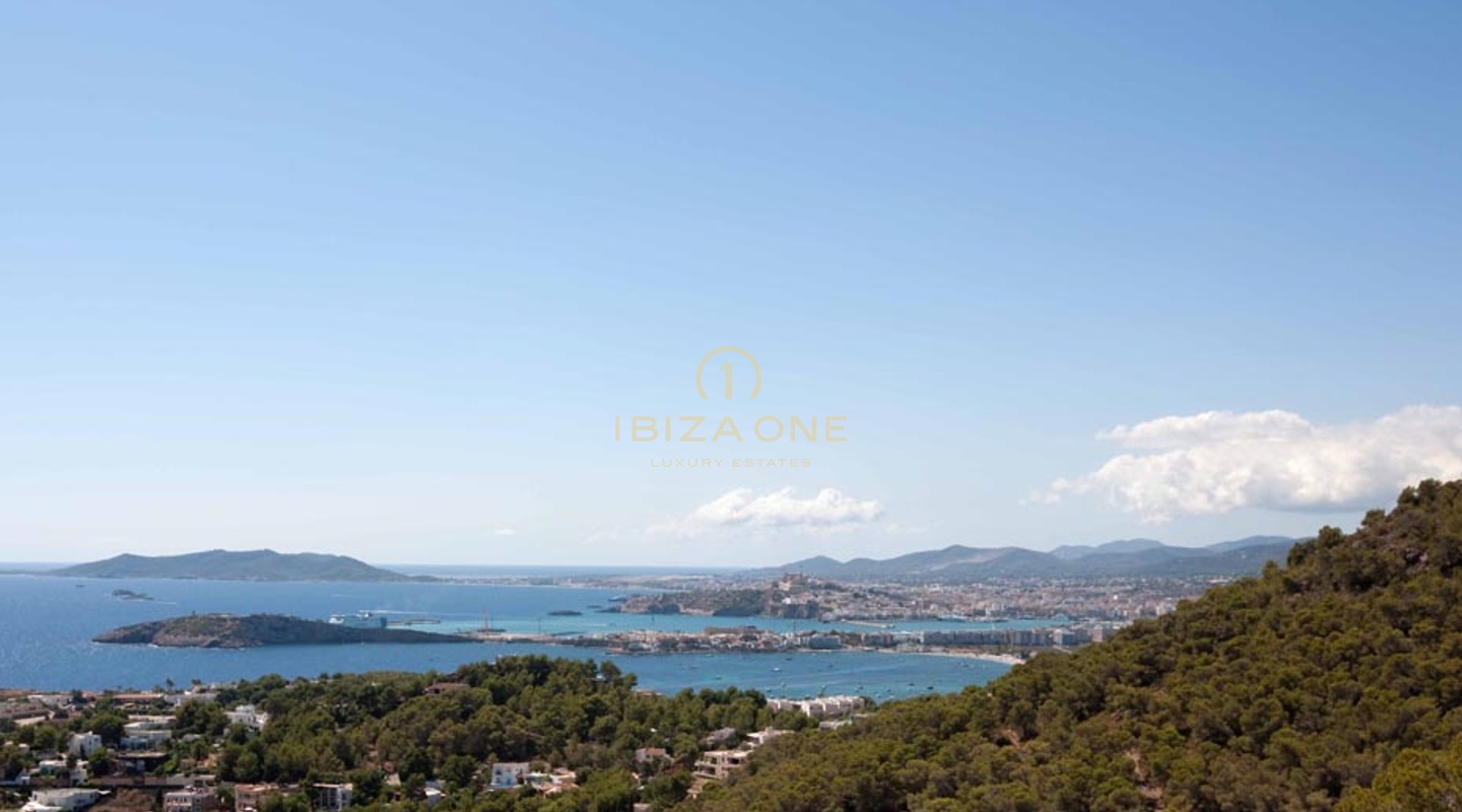 Villa moderna de estilo de lujo con impresionantes vistas a Formentera y Dalt Vila en alquiler - Villa de lujo en alquiler en primera línea de mar en la cima de la montaña de Ibiza con una vista al mar de 270 °, Ibiza