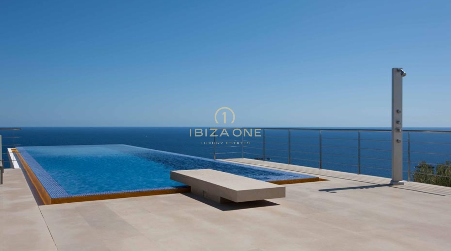 Moderna villa di lusso in stile con vista mozzafiato su Formentera e Dalt Vila in affitto - Villa di lusso in affitto in prima linea sul mare in cima alla montagna di Ibiza con vista mare a 270°, Ibiza