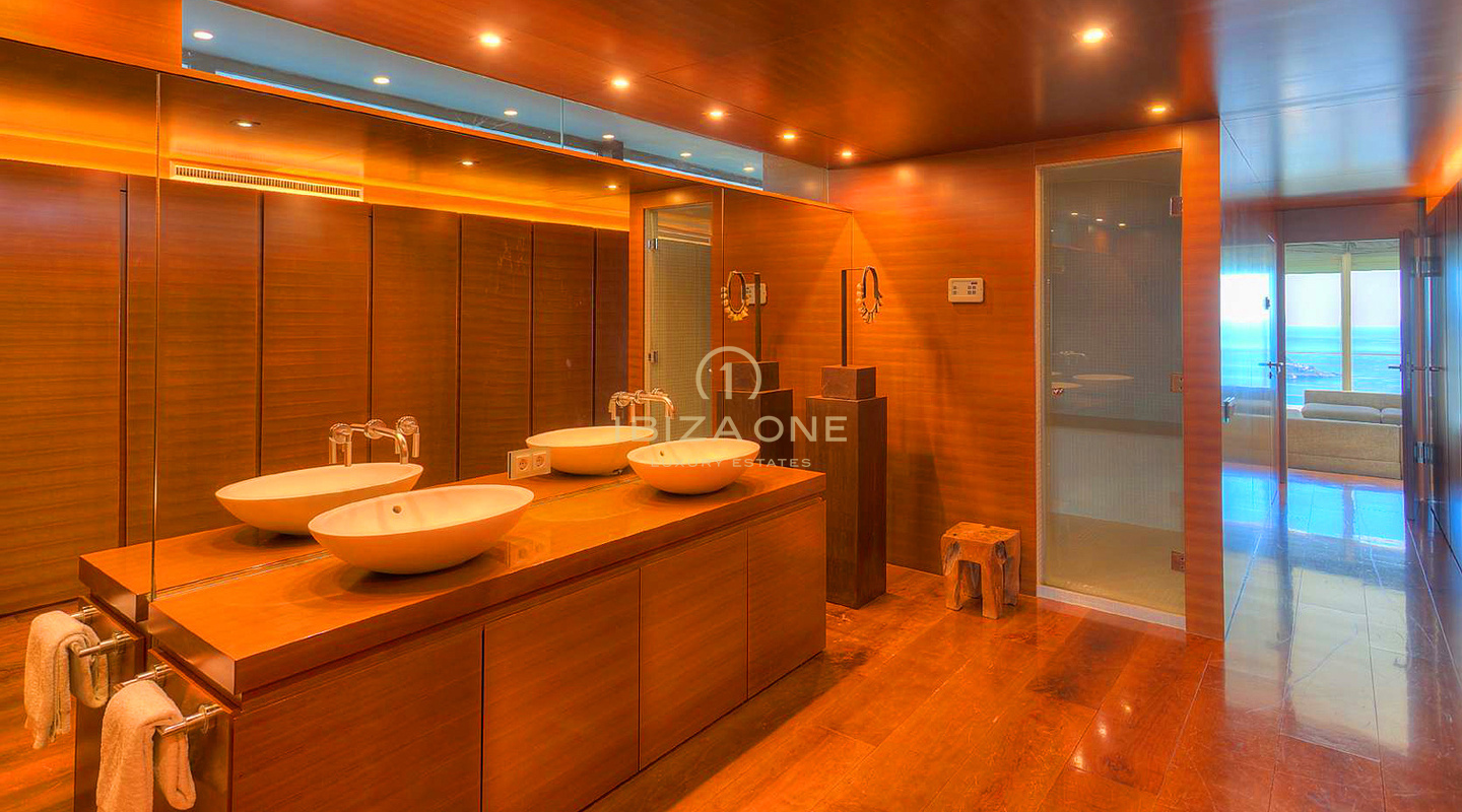 Moderna villa di lusso in stile con vista mozzafiato su Formentera e Dalt Vila in affitto - Villa di lusso in affitto in prima linea sul mare in cima alla montagna di Ibiza con vista mare a 270°, Ibiza