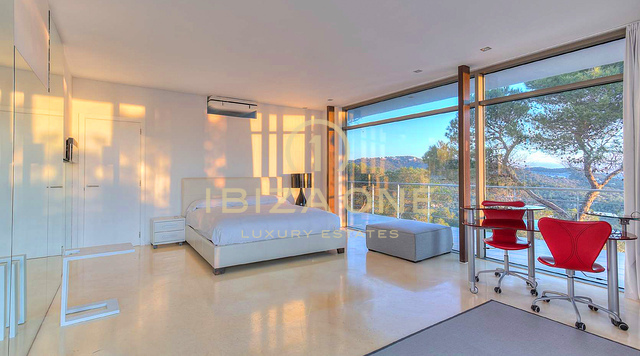 Villa moderna de estilo de lujo con impresionantes vistas a Formentera y Dalt Vila en alquiler - Villa de lujo en alquiler en primera línea de mar en la cima de la montaña de Ibiza con una vista al mar de 270 °, Ibiza