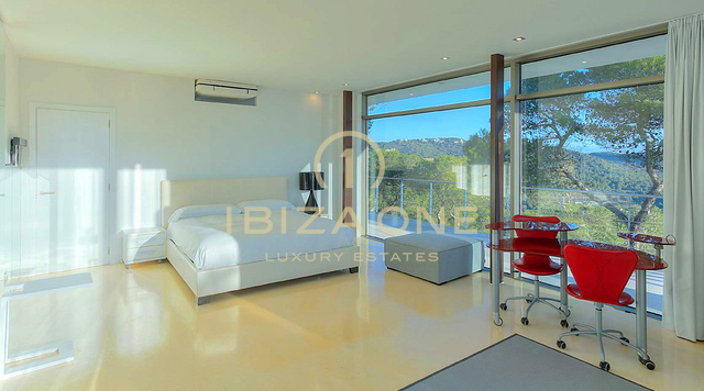 Moderne luxe villa met prachtig uitzicht op Formentera en Dalt Vila te huur - Luxe villa te huur direct aan zee op de top van de berg van Ibiza met 270° uitzicht op zee, Ibiza