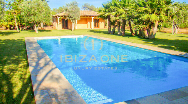 Luxusvilla in der Nähe von Ibiza mit Blick auf Dalt Vila zu verkaufen, Ibiza - Luxusvilla in der Nähe von Ibiza mit Blick auf Dalt Vila zu vermieten, Ibiza